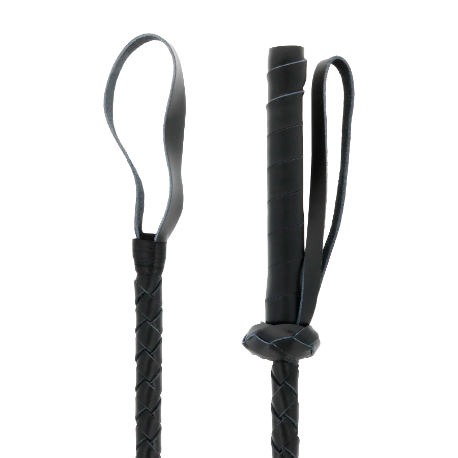 Fusta de cuero negro para fetiche BDSM de 60 cm de la marca DARKNESS SENSATIONS, con asa y detalles en cuero.