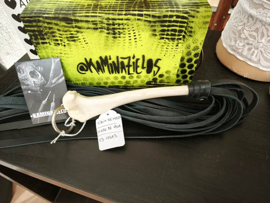 Flogger hueso kaminazielos