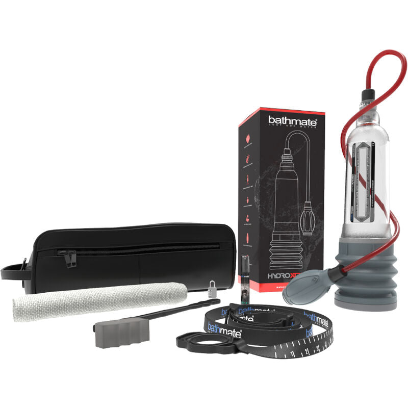 Bomba para pene Bathmate Hydroxtreme 9 en uso, muestra el dispositivo en mano con detalles de la bomba y su diseño.