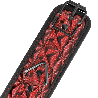 Esposas para tobillos BEGME Red Edition con forro de neopreno, diseño resistente y cómodo para uso en actividades de restricción.