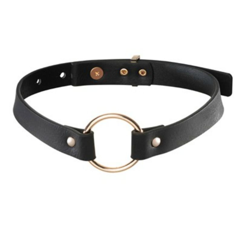 Collar choker negro de la marca Bijoux Maze con diseño discreto y elegante, ideal para complementar estilos modernos y atrevidos.