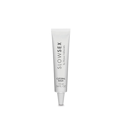 Bálsamo estimulante para clítoris BIJOUX SLOW SEX, frasco de 10 ml, con textura y envase visible.