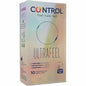 Paquete de 10 preservativos CONTROL ADAPTA FINISSIMO ULTRAFEEL, envase con preservativos finos y suaves para mayor sensibilidad.