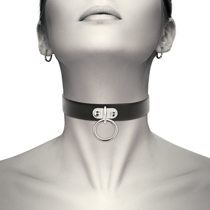 Collar de cuero vegano Coquette Chic Desire para mujer, accesorio de moda con estilo fetiche y elegante.