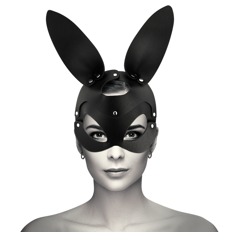 Máscara de cuero vegano con orejas de conejo de la colección Coquette Chic Desire, accesorios de moda modernos y elegantes.