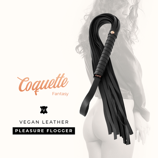 Látigo de cuero vegano Coquette Fantasy Coquette Chic Desire, con diseño elegante y detalles en la imagen.