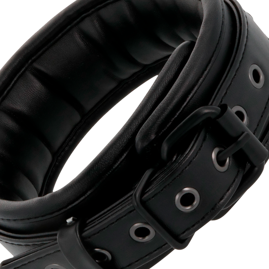 Collar con cadena negro de la marca Darkness Bondage, con diseño ajustable y detalles en metal para uso BDSM.