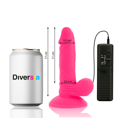 Dildo realístico flexible rosa de 17 cm con vibración, marca DIVERSIA, con dimensiones de 3.3 cm de diámetro.