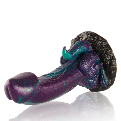 Dildo doble con textura escamosa de tamaño pequeño de la marca EPIC, diseñado para placer dual y estimulación.