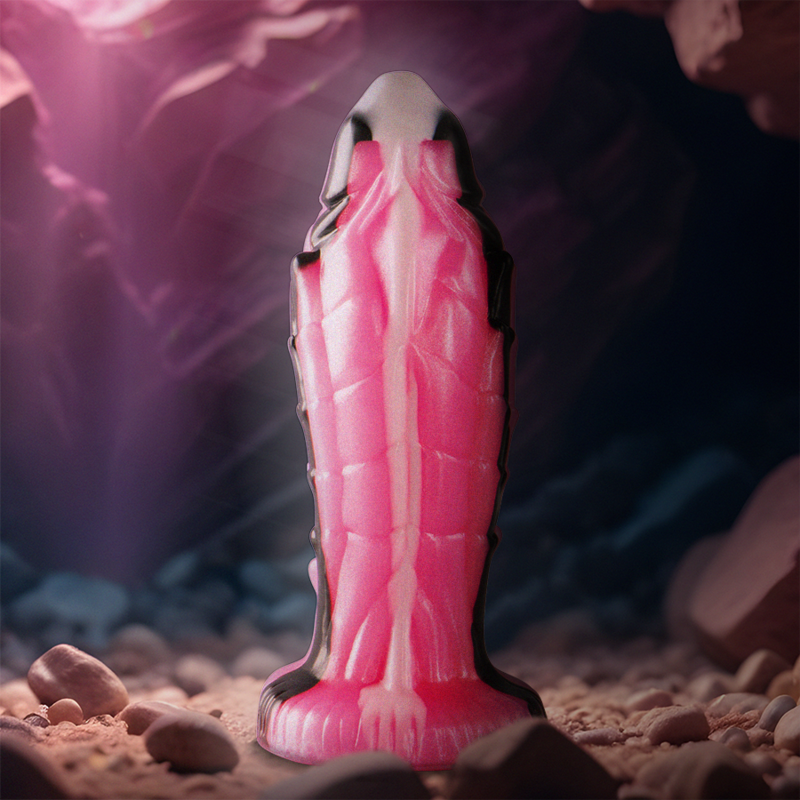 Dildo EPIC Tritón de la marca EPIC, diseño con textura y forma realista, en color transparente para uso íntimo.