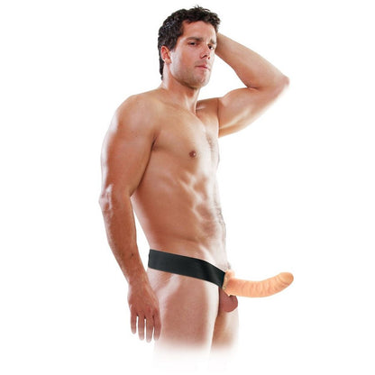 Arnés hueco de 19 cm de la serie Fetish Fantasy, color natural, con diseño ajustable y de material suave para uso erótico.