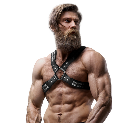 Arnés de ecopiel para hombre con remaches y diseño cruzado en el pecho, de la marca Fetish Submissive Attitude.