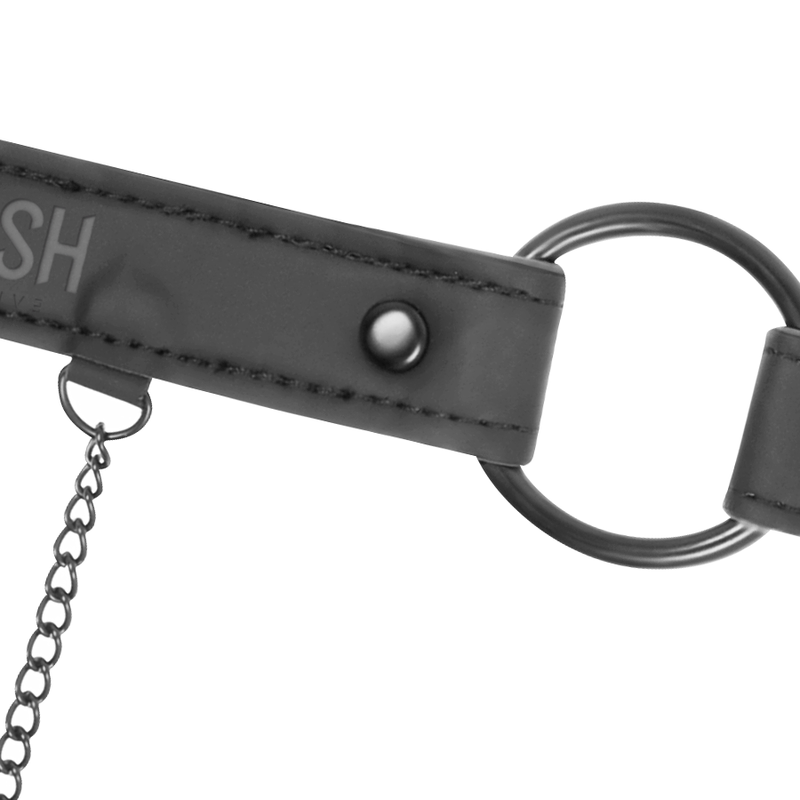 Anilla mordaza con pinzas para pezones de la marca FETISH SUBMISSIVE BONDAGE, accesorio de bondage para juegos de restricción y control.
