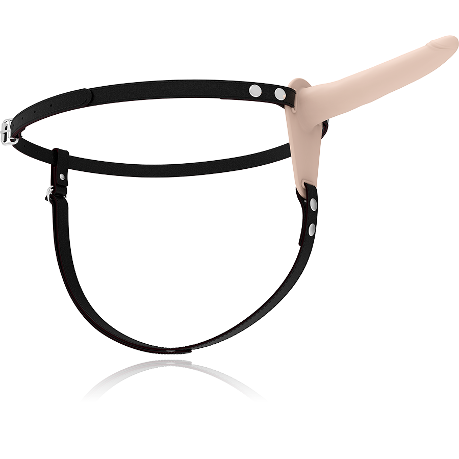 Vibrador de silicona Flesh de 15 cm en arnés Fetish Submissive Harness, visible en la imagen con diseño ergonómico y suave textura