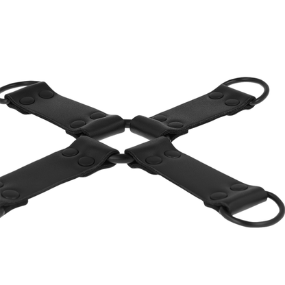 Enganche múltiple de cuero vegano para manos y pies de la marca INTENSE FETISH, con hebillas ajustables y diseño resistente.