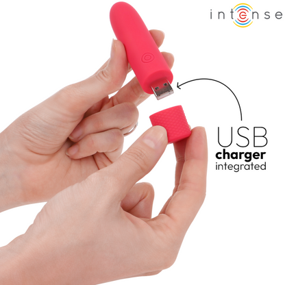 Vibradora recargable USB INTENSE SYMONE en color rojo, 8 modos de vibración, tamaño 10 x 2.2 cm.