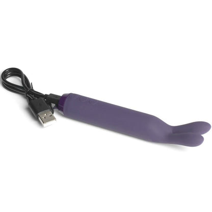 Vibraora en color lila de la marca JE JOUE, con forma de conejo y diseño ergonómico para placer personal.