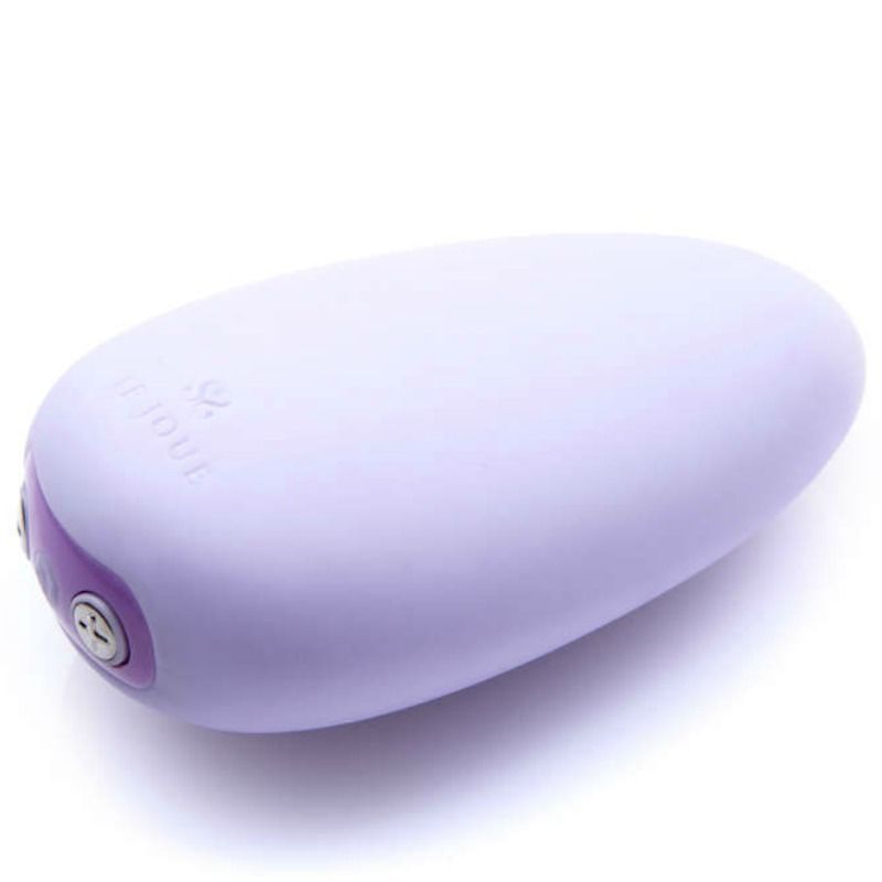 Masajeador Mimi Soft de JE JOUE en color lila, con diseño ergonómico y suave para masajes relajantes.