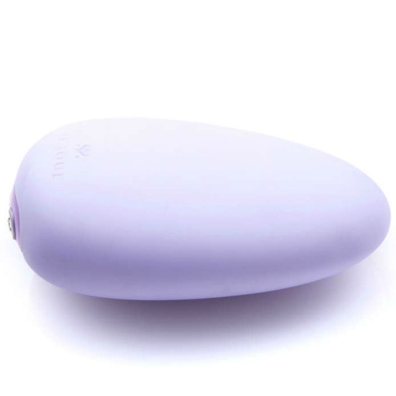 Masajeador Mimi Soft de JE JOUE en color lila, con diseño ergonómico y superficie suave para relajación y masaje corporal.