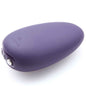 Masajeador Mimi Soft morado de la marca JE JOUE, con diseño ergonómico y suave para relajación y bienestar corporal.