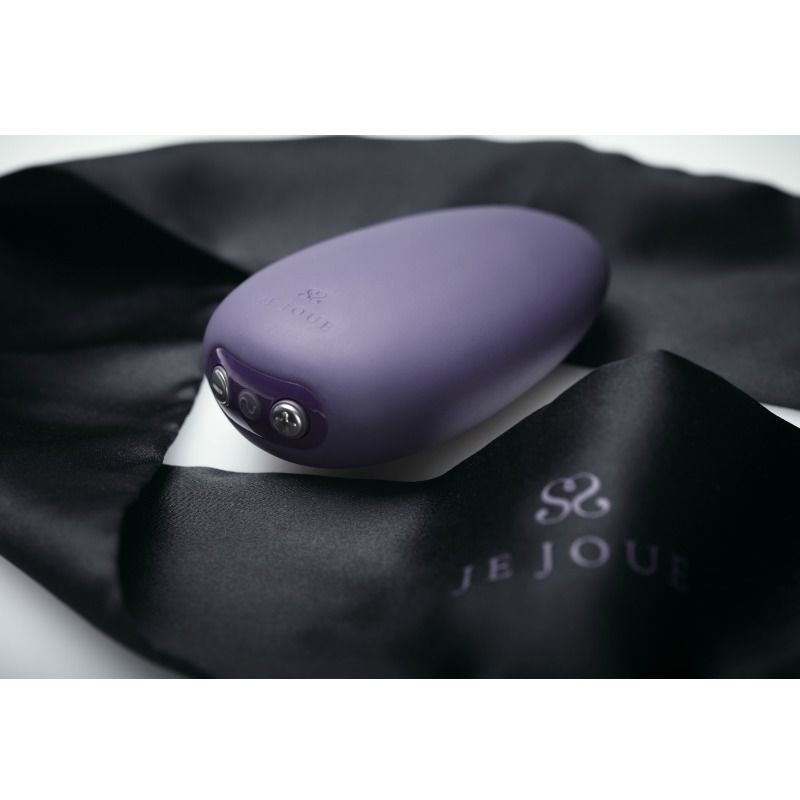 Masajeador Mimi Soft de JE JOUE en color morado, con diseño compacto y suave para relajación y bienestar corporal.