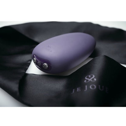 Masajeador Mimi Soft de JE JOUE en color morado, con diseño compacto y suave para relajación y bienestar corporal.