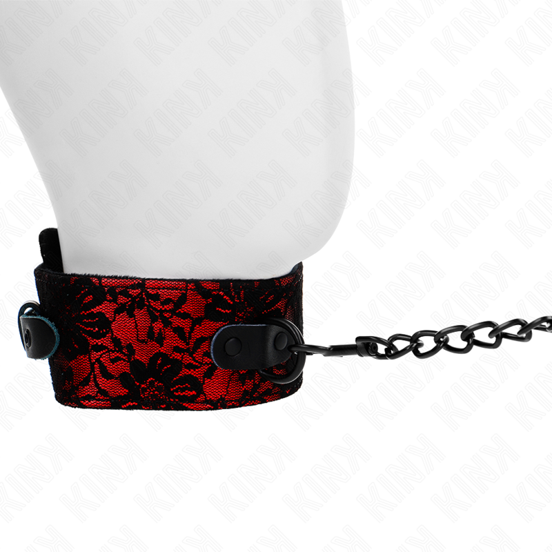 Collar con correa de encaje y cinturón de cuero real de 105 cm, de la marca KINK COLLAR & GAG, en color negro, con detalles de encaje.