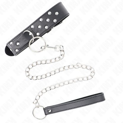 Collar ajustable con correa de 65 cm, remaches y anilla negra de KINK COLLAR & GAG, para BDSM y juegos de restricción.