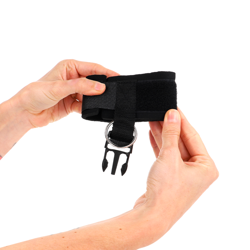 KINK - NEOPRENE WRISTBANDS WITH ADJUSTABLE BLACK HOOK CLOSURE 22-34 CM