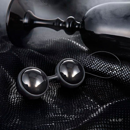 LELO LUNA BEADS NOIR Kegel exercise balls in elegant black, designed for pelvic floor strengthening and wellness.
