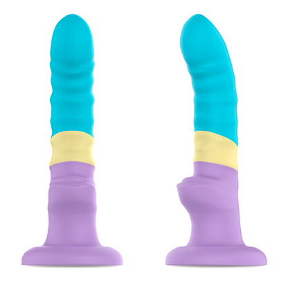 Dildo de fantasía Mythology Colby en color pastel, textura suave y diseño realista para placer personal.