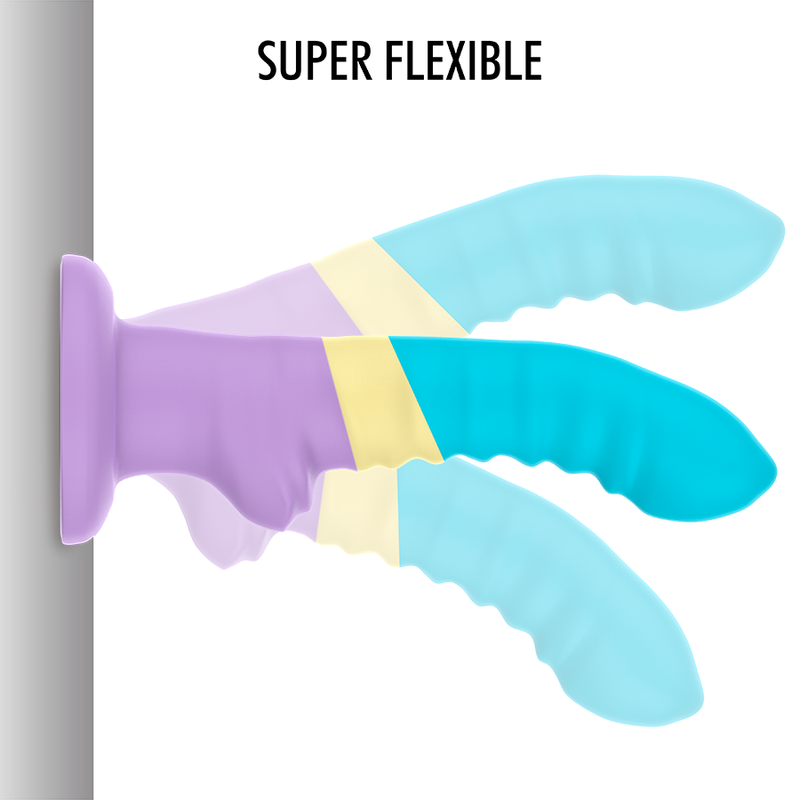 Dildo MYTHOLOGY Colby en color pastel, con forma realista y suave para uso íntimo, de la marca MYTHOLOGY FANTASY DILDO.