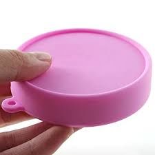Esterilizador para copa menstrual Nina Kiki, compacto y higiénico, diseñado para limpiar copas menstruales de manera segura.