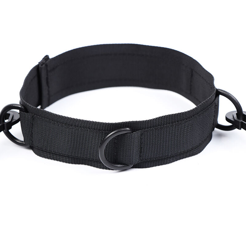 Esposas y collar de nylon OHMAMA FETISH, accesorios de restricción con detalles en nylon negro y diseño ajustable.
