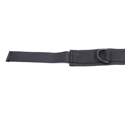 Esposas y collar de nylon OHMAMA FETISH, accesorios de juego con detalles ajustables y de material resistente.