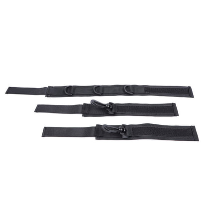 Esposas y collar de nylon de la marca OHMAMA FETISH, accesorios de restricción con acabado resistente y ajustable.