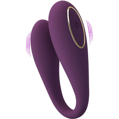 Vibrador doble placer PRETTY LOVE August con control remoto y app, diseñado por PRETTY LOVE C-TYPE, en tonos suaves y moderno.