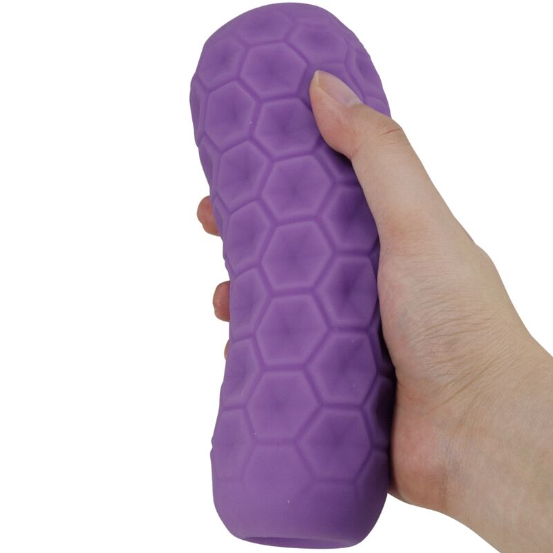 Masturbador masculino Pretty Love Twin Balls de color morado con diseño texturizado, para placer y estimulación.