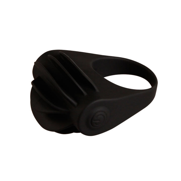 Anillo vibrador negro de la marca Pretty Love Male, con diseño ergonómico y textura para estimulación, en un fondo neutro.
