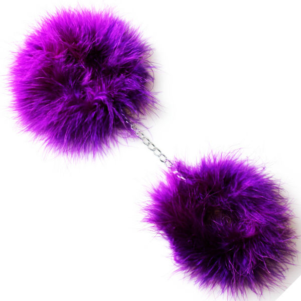 Esposas de marabú lila de SECRETPLAY, accesorio de restricción con diseño elegante y color vibrante para juegos de fetiche.