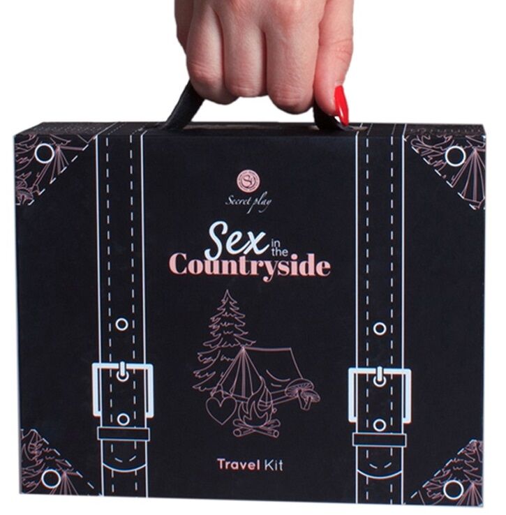 Kit de viaje SECRETPLAY Sex en el campo, incluye juguetes y accesorios para juegos íntimos en un set compacto y discreto.