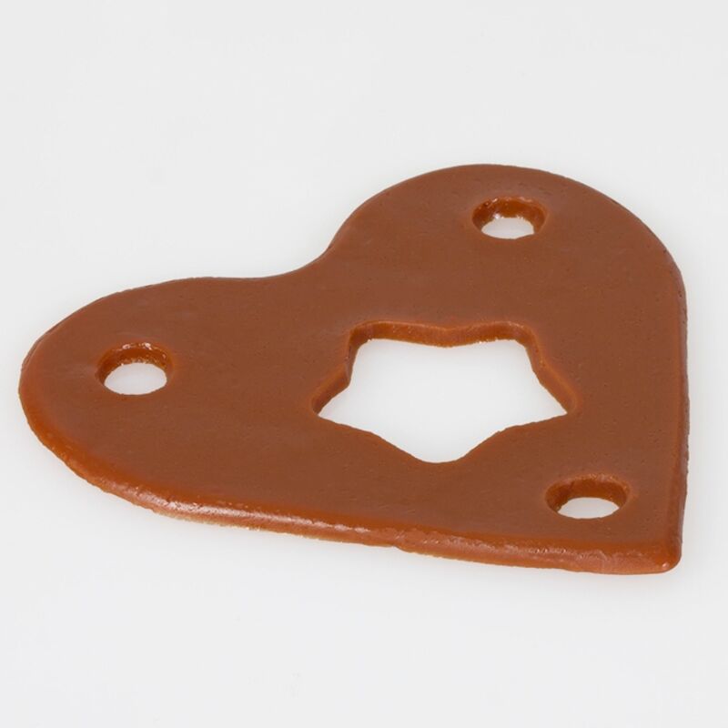 Tanga gominola chocolate de SECRETPLAY COSMETIC, con diseño ajustado y detalles suaves en tela brillante.