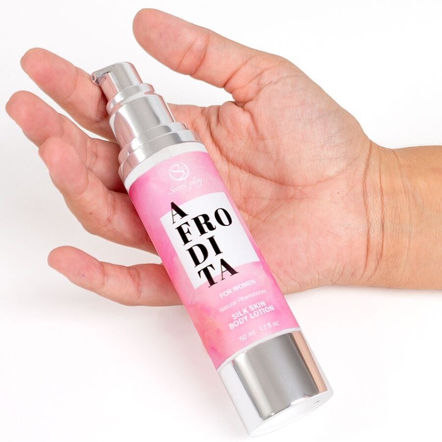 Loción corporal Afrodita de SECRETPLAY COSMETIC, con piel de seda y textura suave en un frasco elegante.