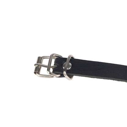 Cinturón de cadenas con anillas de cuero negro de la marca SUBBLIME FETISH, talla única, visible en la imagen.